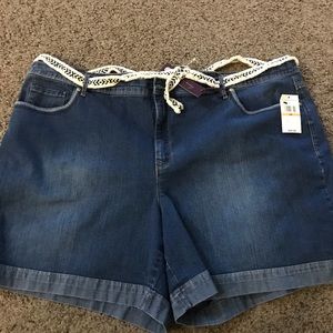 Gloria Vanderbilt shorts